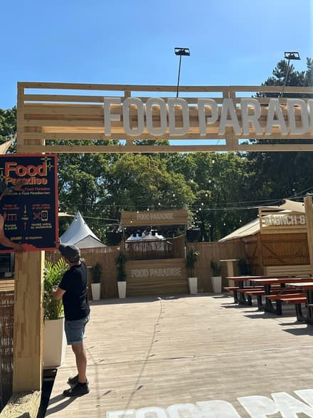 Food Paradise bejárat